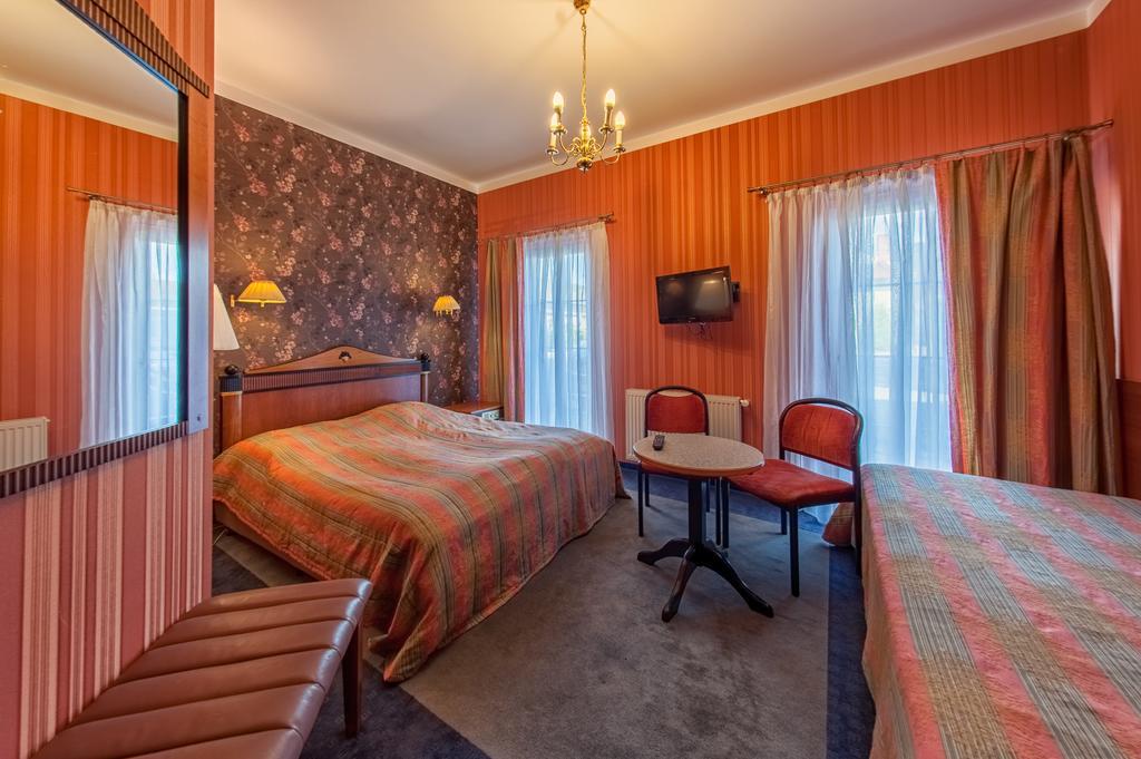 Arkadia Gosciniec-Klima,Parking,Ogrod Hotel Opole Kamer foto