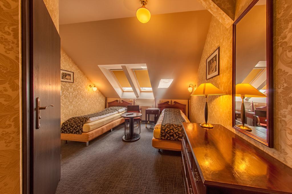 Arkadia Gosciniec-Klima,Parking,Ogrod Hotel Opole Kamer foto