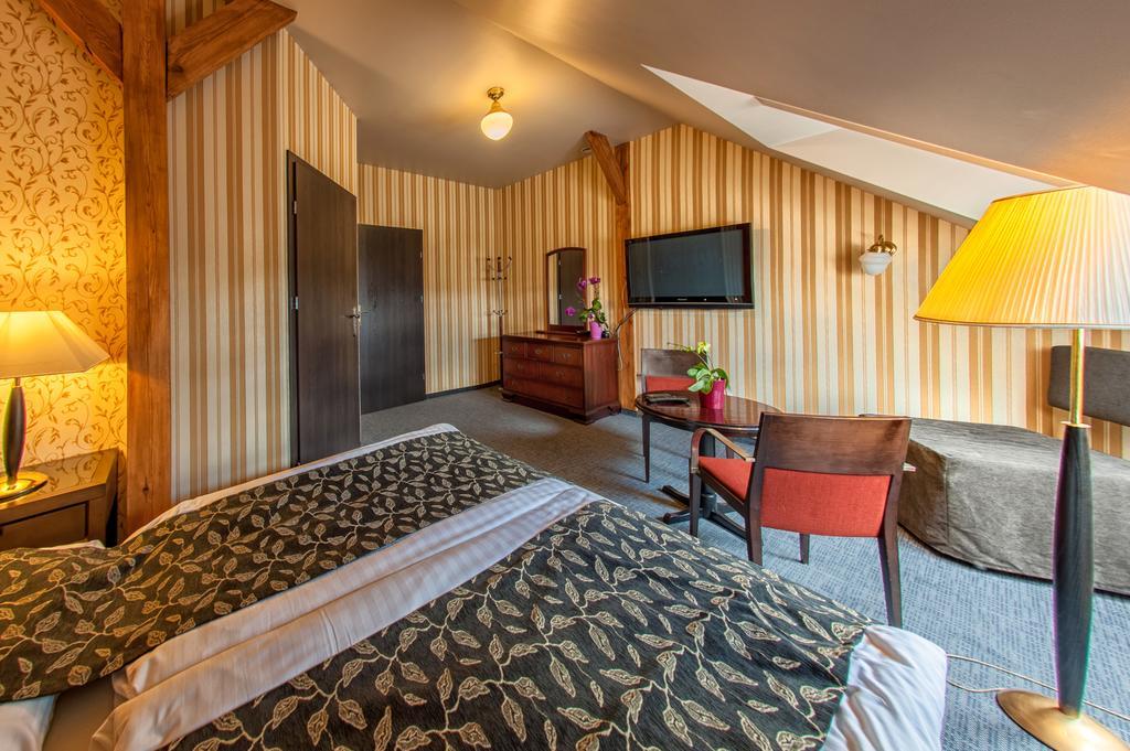 Arkadia Gosciniec-Klima,Parking,Ogrod Hotel Opole Buitenkant foto