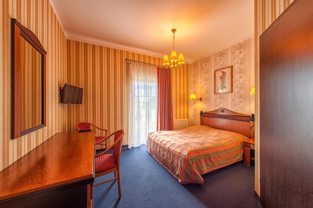Arkadia Gosciniec-Klima,Parking,Ogrod Hotel Opole Buitenkant foto