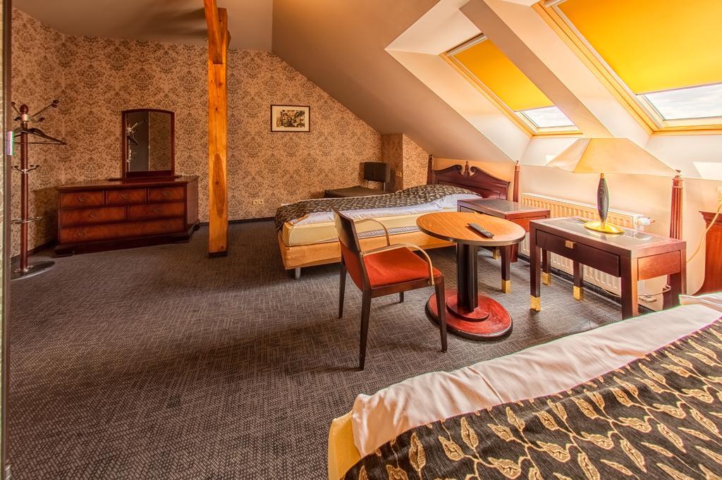 Arkadia Gosciniec-Klima,Parking,Ogrod Hotel Opole Buitenkant foto